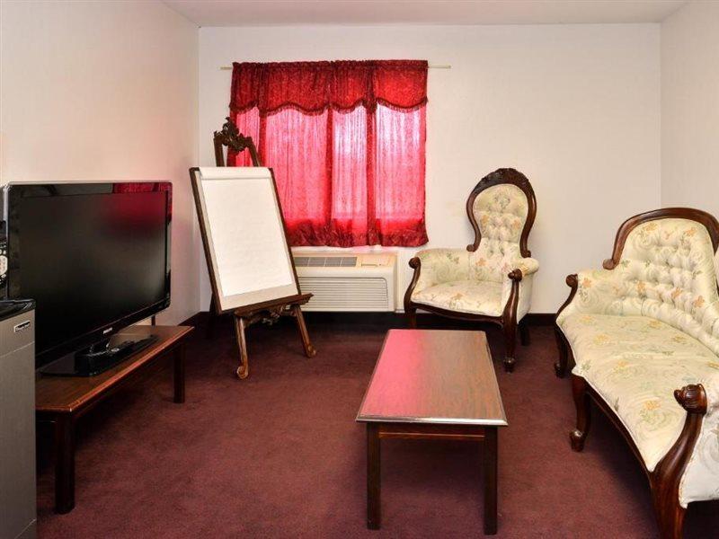 Americas Best Value Inn Somerville Texas Экстерьер фото