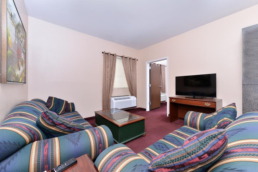 Americas Best Value Inn Somerville Texas Номер фото