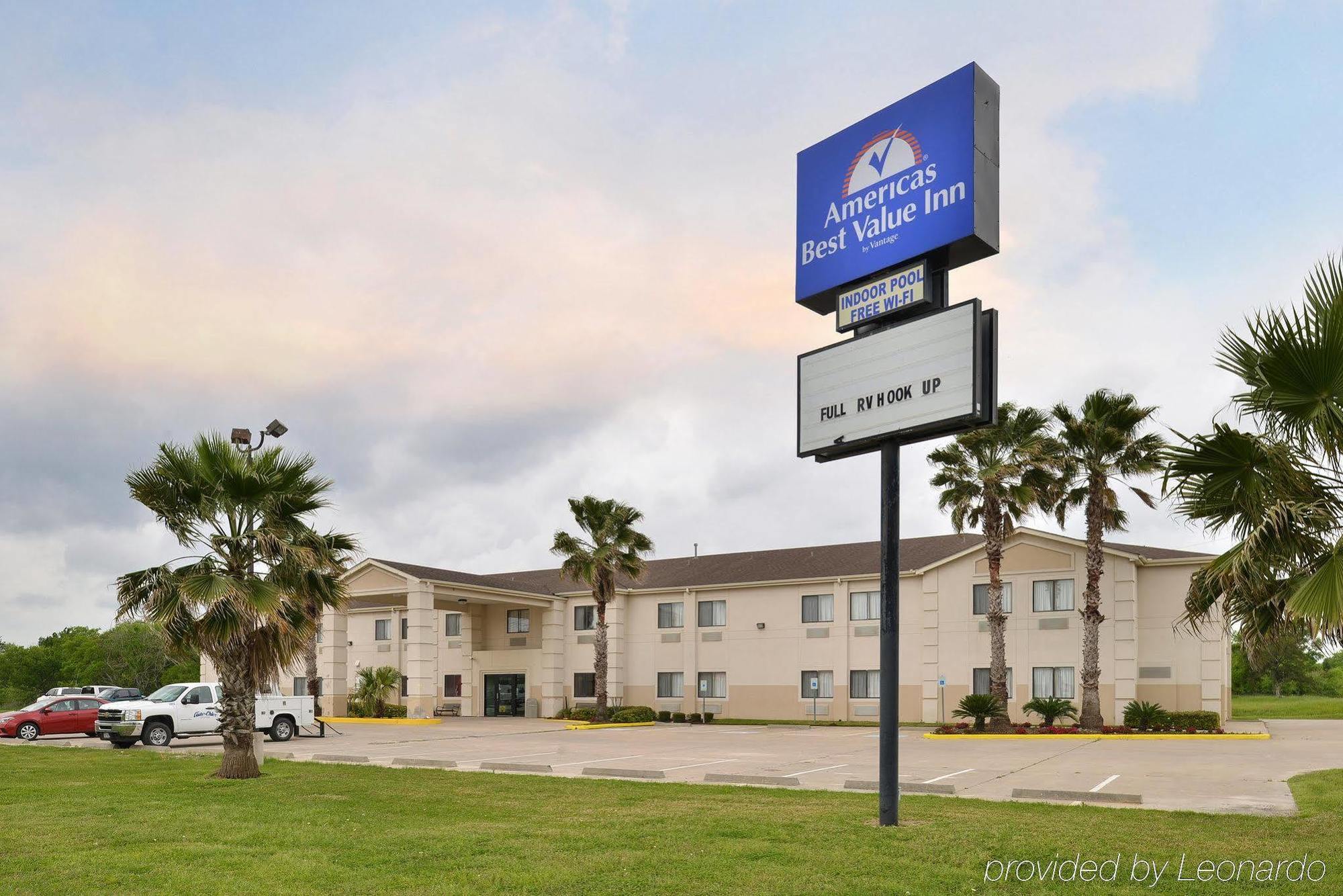 Americas Best Value Inn Somerville Texas Экстерьер фото