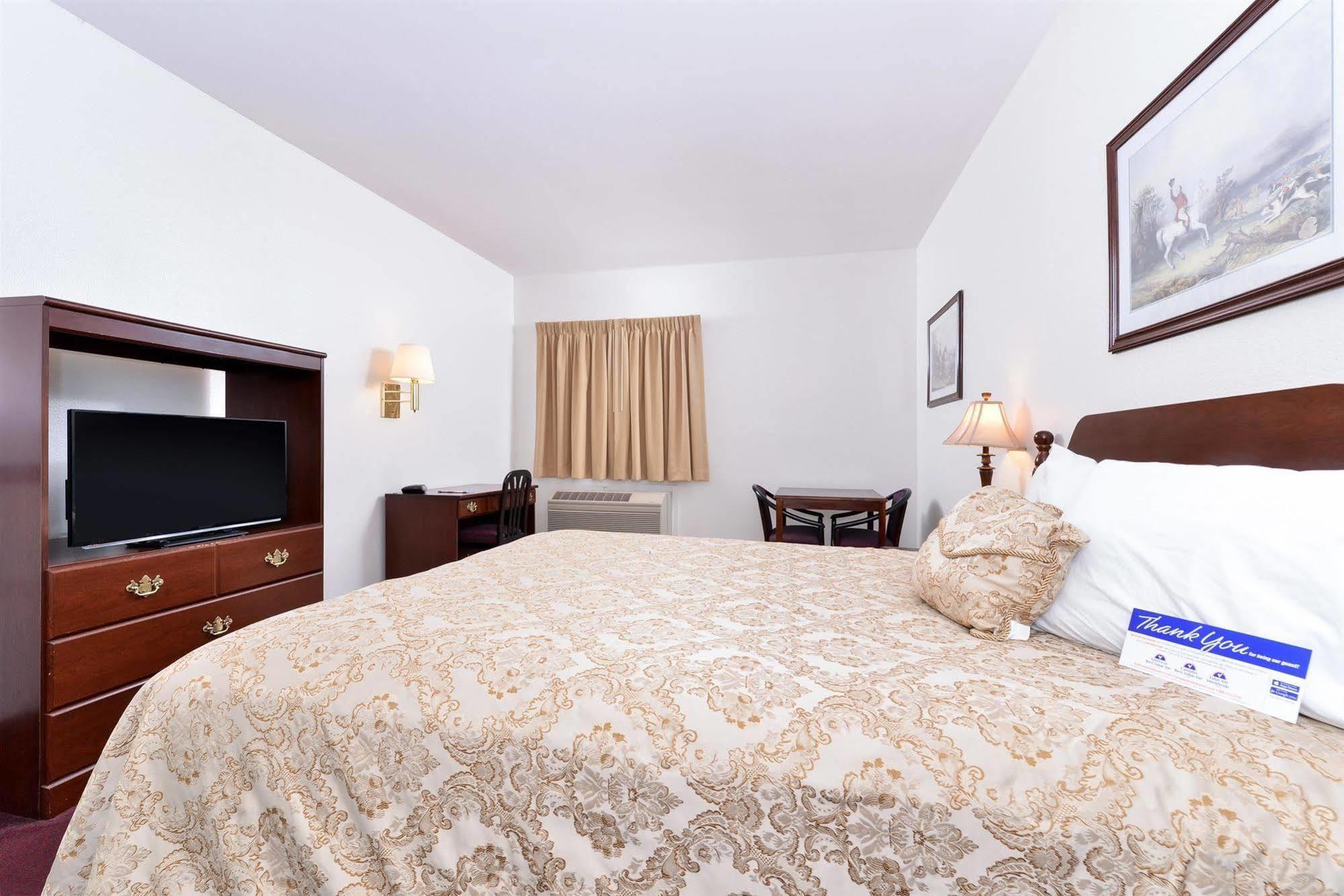 Americas Best Value Inn Somerville Texas Экстерьер фото