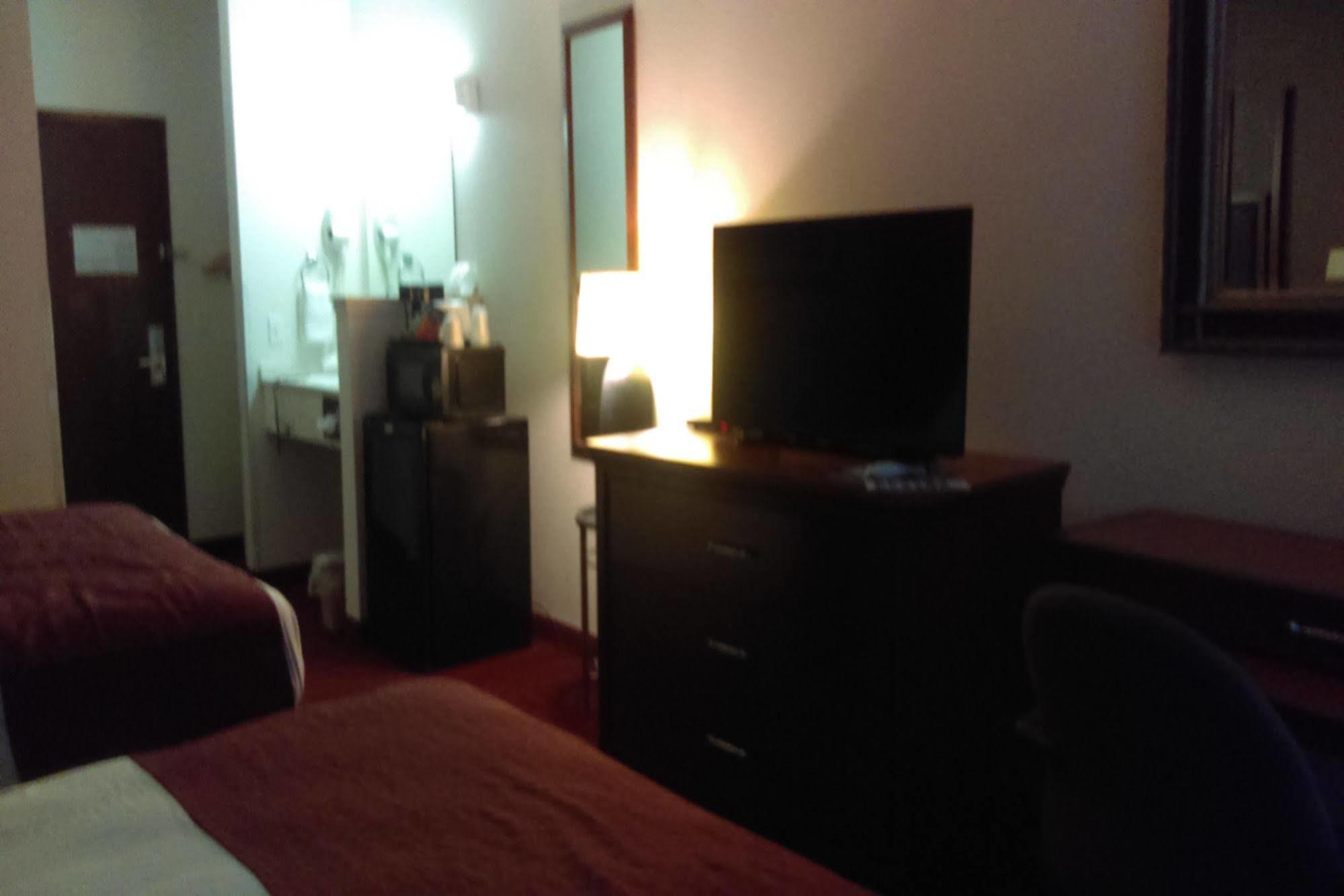 Americas Best Value Inn Somerville Texas Экстерьер фото